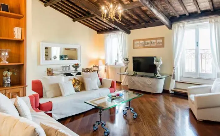 Spacious Penthouse With Stunning Views Of Historic Landmarks Apartament